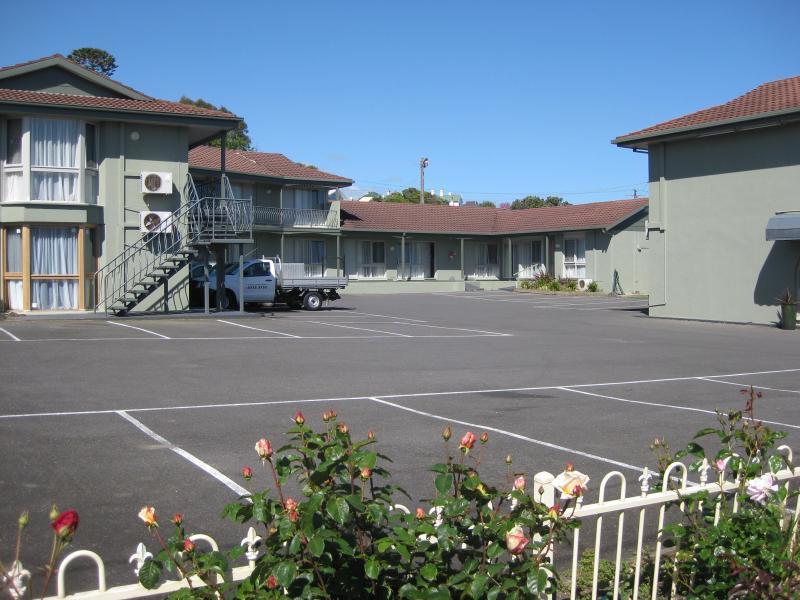 Eight Spence Motel Warrnambool Exterior photo