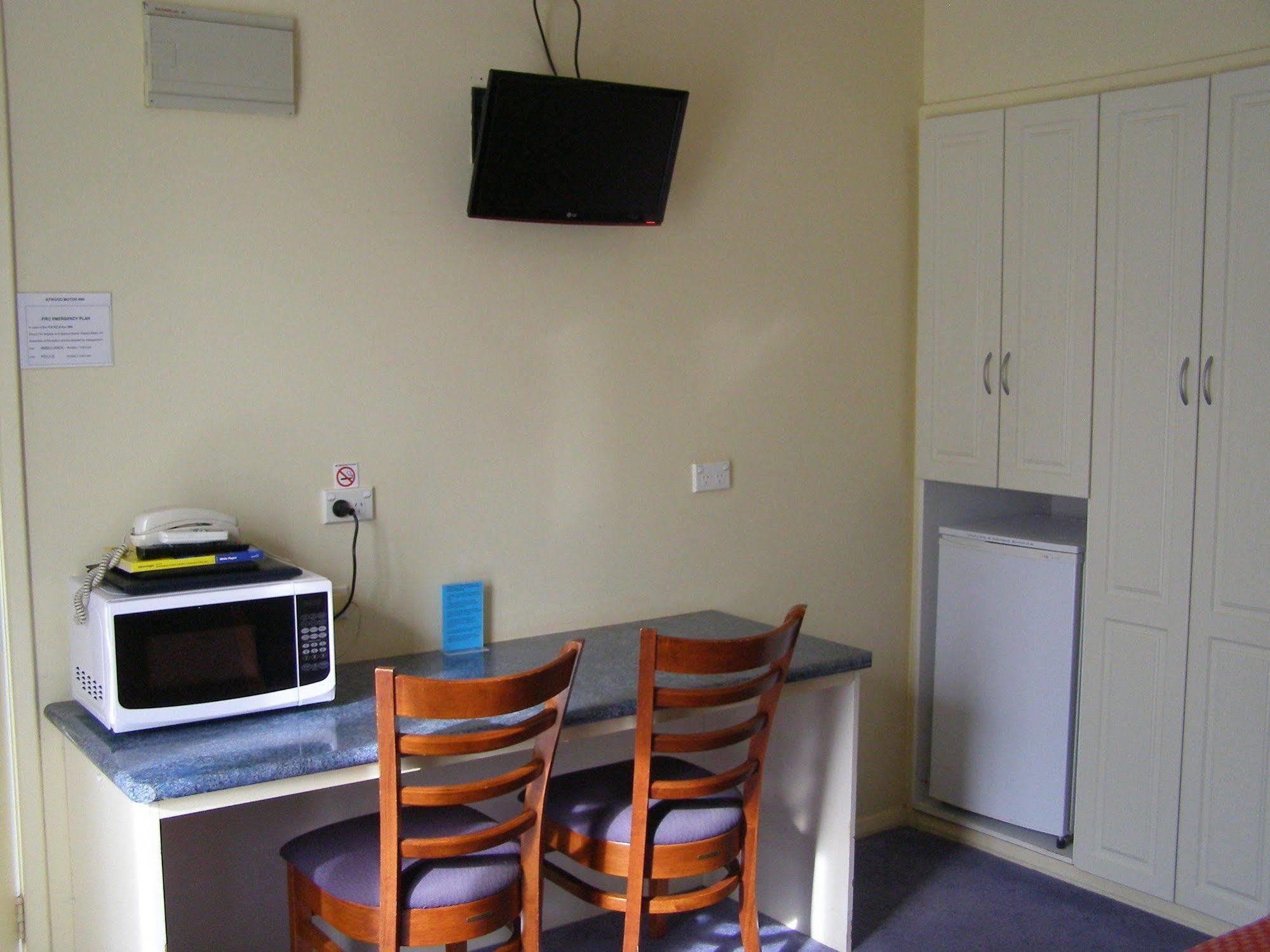 Eight Spence Motel Warrnambool Exterior photo